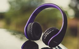 PowerLocus P1 Bluetooth Koptelefoon – Draadloos – Over Ear – Met Microfoon – Inklapbaar - incl. Hoes – Purper — thumbnail 11