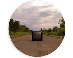 KuijsFotoprint - Schilderij - Oude Televisie De Weg - Groen, Blauw En Bruin - 60 X 60 Cm