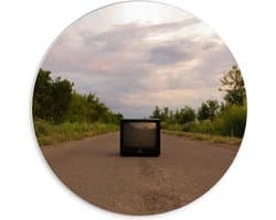 Forex Wandcirkel - Oude Televisie op de Weg  - 70x70cm Foto op Wandcirkel (met ophangsysteem)