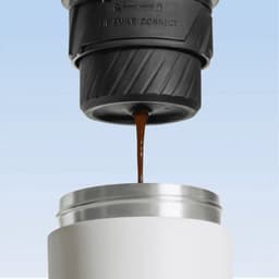 OutIn Mino Draagbare Espresso Machine Elektrisch | USB Oplaadbaar | Voor Onderweg En Reizen | Geschikt Voor Cups En Gemalen Koffie | Compact En Oplaadbaar Koffieapparaat — thumbnail 4