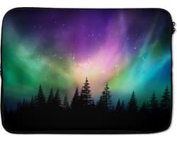 Laptophoes 14 inch - Noorderlicht - Sterrenhemel - Bos - Canada - Laptop sleeve - Binnenmaat 33x23 cm - Zwarte achterkant