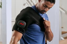 Hyperice Venom 2 Shoulder Right Warmtemassageband Zwart – Rechterschouder Massageband met Warmte & Vibratie – 3 Warmtestanden – Bluetooth App – Draadloos — thumbnail 5