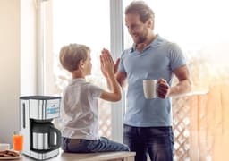 Programmeerkbaar elektrisch koffiezetapparaat met thermoskan en aromaselector — thumbnail 4