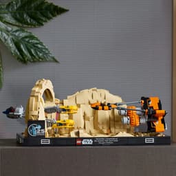 LEGO Star Wars Mos Espa Podrace diorama - 75380 — thumbnail 5