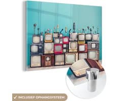 MuchoWow® Glasschilderij 150x100 cm - Schilderij acrylglas - Televisie - Microfoon - Vintage - Foto op glas - Schilderijen