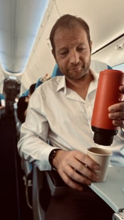 Nomious PrimeBrew Draagbare Espressomachine – Zelfverwarmend – 20 Bar – Oplaadbaar – Nespresso Capsules & Gemalen Koffie — thumbnail 4