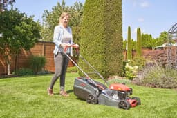 Benzine grasmaaier Comfort 42.1 SP-A - Perfect voor uw gazon — thumbnail 3