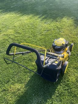 Zelfrijdende Benzine Grasmaaier met Mulchfunctie en Eenvoudige Start — thumbnail 4