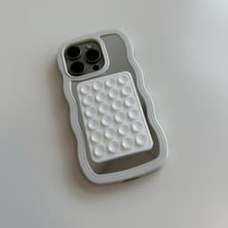 xoxo Wildhearts AirPods hoesje Berry Wild + Telefoonsticker Stick On Me Square Wit – geschikt voor AirPods 4 — thumbnail 5