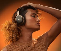 Bose QuietComfort Ultra Headphones (2nd Gen) – Draadloze over-ear koptelefoon – Active Noise Cancelling – Zwart / Goud — thumbnail 5