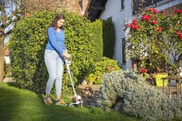 Elektrische gazontrimmer 650W met TwinCut-systeem en draadhaspel — thumbnail 2