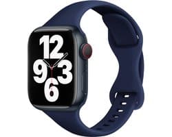 By Qubix - Geschikt voor Apple Watch bandje - Siliconen sportbandje Slim Fit - Donkerblauw - Geschikt voor Apple Watch 38 mm / 40 mm / 41 mm / 42 mm - Smartwatch bandje - siliconen sport bandje - smartwatchbandje