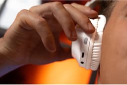 Concept HS4081 SoundJoy - Draadloze hoofdtelefoon - Tot 45 uur - Bluetooth 6.0 - Actieve ruisonderdrukking tot 18 dB - Wit — thumbnail 7