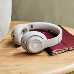 Beats Studio Pro Draadloze Koptelefoon met Noise Cancelling (ANC) - Sandstone — thumbnail 6