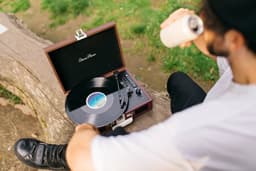 Classic Phono Retro Platenspeler - Vinyl Koffer met Bluetooth en ingebouwde Speakers - Auto-stop - TT-120BNWH - Bruin — thumbnail 3