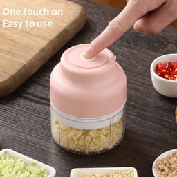 Elektrische Mini Hakker - Kleine Keukenmachine - Snel Ingrediënten Snijden - Draadloos en Oplaadbaar - 100ml Capaciteit - Roze — thumbnail 2