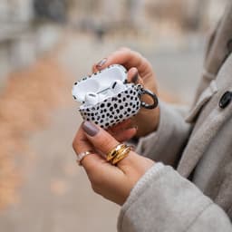 Burga Hardcase voor de Apple AirPods 1 / 2 - Almond Latte — thumbnail 4