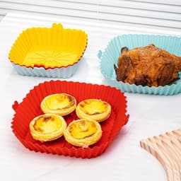3 stuks - vierkante siliconen airfryer bakplaat - hittebestendig en herbruikbaar - bakken en grillen zonder plakken - verdikte antislip rand - makkelijk schoon - rood/geel/blauw — thumbnail 4