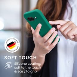 kwmobile telefoonhoesje geschikt voor Google Pixel 9a - Hoesje met siliconen coating - Smartphone case in smaragdgroen — thumbnail 2