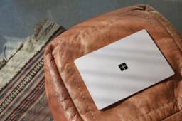 Microsoft Surface Laptop 3 Intel® Core™ i5 i5-1035G7 34,3 cm (13.5") Touchscreen 8 GB LPDDR4x-SDRAM 256 GB SSD Wi-Fi 6 (802.11ax) Windows 10 Home Platina — thumbnail 1