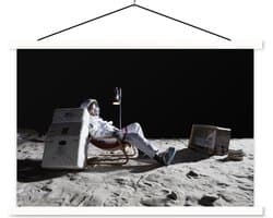Schoolplaat - Astronaut - Maan - Televisie - 150x100 cm - Textielposter Witte latten - Textiel poster