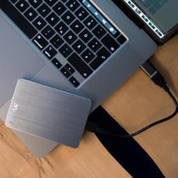 Externe Harde Schijf - Draagbare Opslag - Bestanden Opslaan - Aluminium Behuizing - 1 TB - Spacegrijs — thumbnail 2