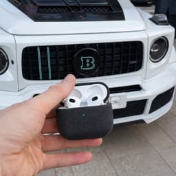 GoldStandard - Alcantara hoesje geschikt voor AirPods Pro 3 - Alcantara Airpods Case - Dark Grey — thumbnail 4