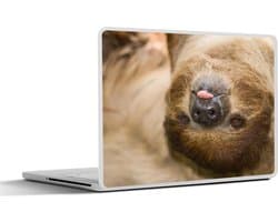Laptop sticker - 10.1 inch - Een luiaard ligt te slapen met de tong uit zijn bek - 25x18cm - Laptopstickers - Laptop skin - Cover