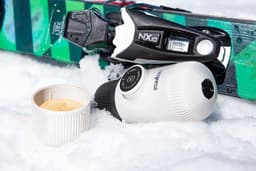 Wacaco Draagbare Koffiemachine Nanopresso Chill Wit + Koffiekoffer — thumbnail 4