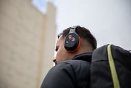 Jujutsu Kaisen - bluetooth koptelefoon over-ear - 30 uur speeltijd - microfoon - bluetooth 5.3 - verstelbaar — thumbnail 4