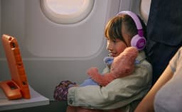 JBL JR 320BT - Draadloze Kinderkoptelefoon - Koptelefoon Kind - Bluetooth - Veilig Volume 85 dB - On ear - Kinder Hoofdtelefoon met Microfoon - 50 uur batterij - Voor Tablet, Laptop, School & Online Les - Roze Paars — thumbnail 6