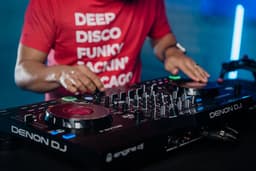 Denon DJ SC Live 4 Stand alone DJ controller met touch screen — thumbnail 5