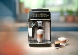 Philips 3300 Series - Espressomachine - 5 Warme & Koude Dranken - LatteGo Melksysteem - 40% Stiller - AquaClean Filter - Volautomatisch - Zwart & Zilver - Koffiemachine met bonen - EP3349/70 — thumbnail 2