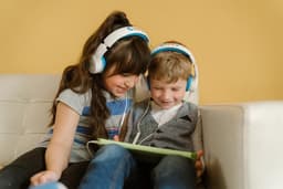 Clevy Hearsafe (Max 85 dB) - Koptelefoon voor kinderen met case - Blauw - Ontworpen voor de schoolklas - Kids Headphone - Headset — thumbnail 6