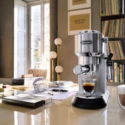 De'Longhi Dedica Style, Handmatige Espressomachine, EC685.M, Metaal/Zilver — thumbnail 2