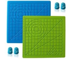 Twee blauwgroene siliconen 3D-penpads van 17x17 cm, accessoires voor het printen van modellen en tekeningen.