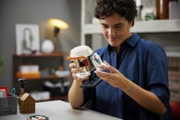 LEGO Star Wars Clone Commander Cody Helm Bouw en Decoratie Set voor Volwassenen - 75350 — thumbnail 19