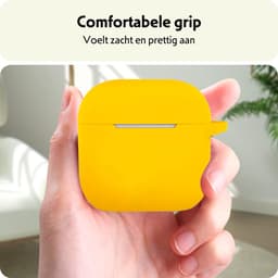 Hoesje Geschikt voor Apple AirPods 4 - Siliconen Hoes met Clip - Silicone Case Cover - Geel — thumbnail 4
