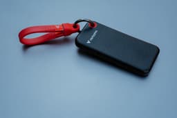 Draagbare SSD 2TB USB 3.2 Gen 2 Compact Extern Opslagapparaat Zwart/Rood — thumbnail 3