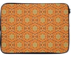 Laptophoes 14 inch - Oranje - Mandala - Design - Bohemian - Vintage - Laptop sleeve - Binnenmaat 33x23 cm - Zwarte achterkant
