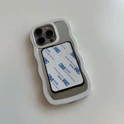 xoxo Wildhearts AirPods hoesje Berry Wild + Telefoonsticker Stick On Me Square Lichtroze – geschikt voor AirPods 4 — thumbnail 5