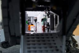 LEGO Star Wars De Razor Crest, UCS Mandalorian Starship Bouwset voor Volwassenen- 75331 — thumbnail 24