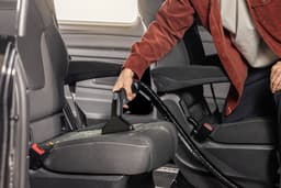 Kärcher SE 5 Tapijtreiniger - Vlekkenreiniger - 4 / 4 liter - Nat- en droog stofzuiger - Geschikt voor oa. autostoelen - bureaustoelen - banken - hondenmanden, tapijten, vloerkleden, baby- en kinderstoelen — thumbnail 3