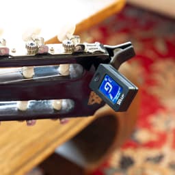 Akoestische gitaar voor beginners - MAX SoloArt klassieke gitaar / Spaanse gitaar 4/4 - Met o.a. 39'' gitaar, gitaar standaard, voetsteun, gitaartas, gitaar stemapparaat en extra accessoires - Zwart — thumbnail 3