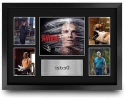 TV Programma Poster - Serie Decoratie - Fan Cadeau - Geprint Handtekening Display - A3 Ingelijst - Zwart