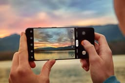 OnePlus 10 Pro - 5G - 256GB - Volcanic Black — thumbnail 4