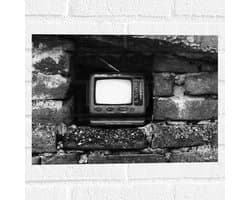 Muursticker - Ouderwetse Televisie in de Muur (Zwart-wit) - 40x30 cm Foto op Muursticker