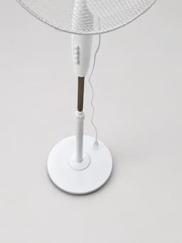 Staande Ventilator 40 cm – 50W – 3 Snelheden – 3 bladenIn Hoogte Verstelbaar * iameter: 40 cm * Vermogen: 50 Watt * Hoogte: verstelbaar tot 125 cm * Snelheden: 3 standen * Oscillatiefunctie: Ja — thumbnail 2
