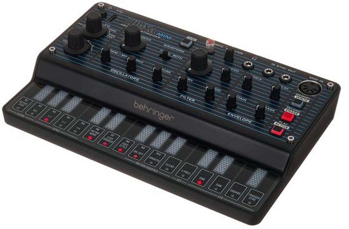 Behringer UB-Xa D - synthesizer — afbeelding 1