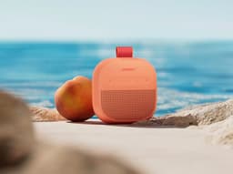 Bose SoundLink Micro (2nd Gen) Perzikkleur — thumbnail 4